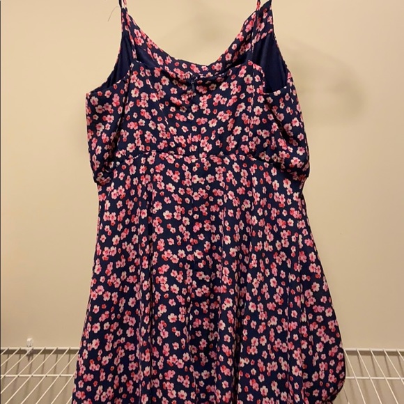 Cute spring dress - Picture 3 of 5